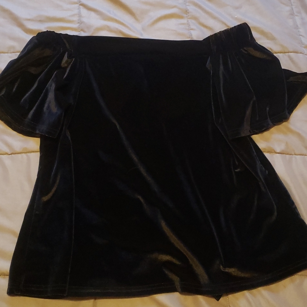 Women's velvet off the shoulder top